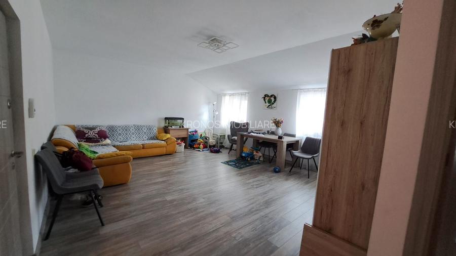 Km 5 Apartament 2 camere decomandat, la Mansarda 48 mp.incalzire pe gaze, liber - 2