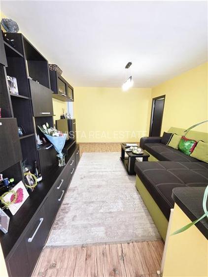 Apartament 4 camere, zona Astra - 2