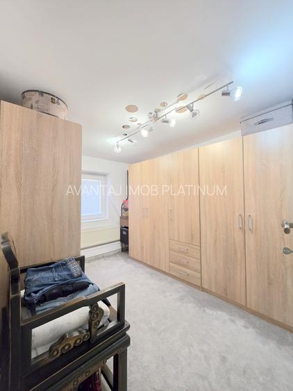 Piata Muncii, vila singur curte, 8 camere, 227 mp utili - 22