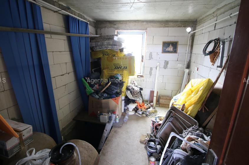 Vila D+P+M  Sat Costi ( Floricultura) cu bransamente la utilitati - 17