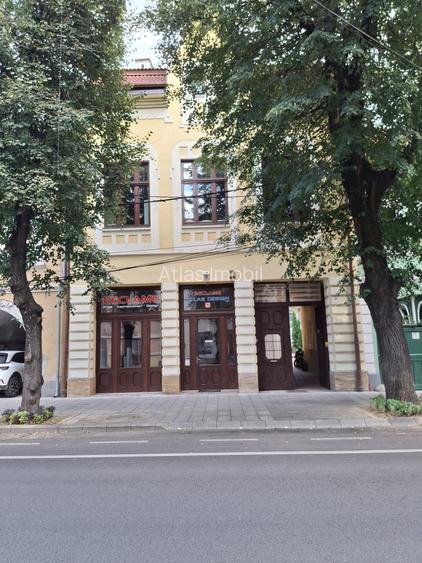 Cladire mixta cu spatii la parter si numeroase incaperi -central - 34