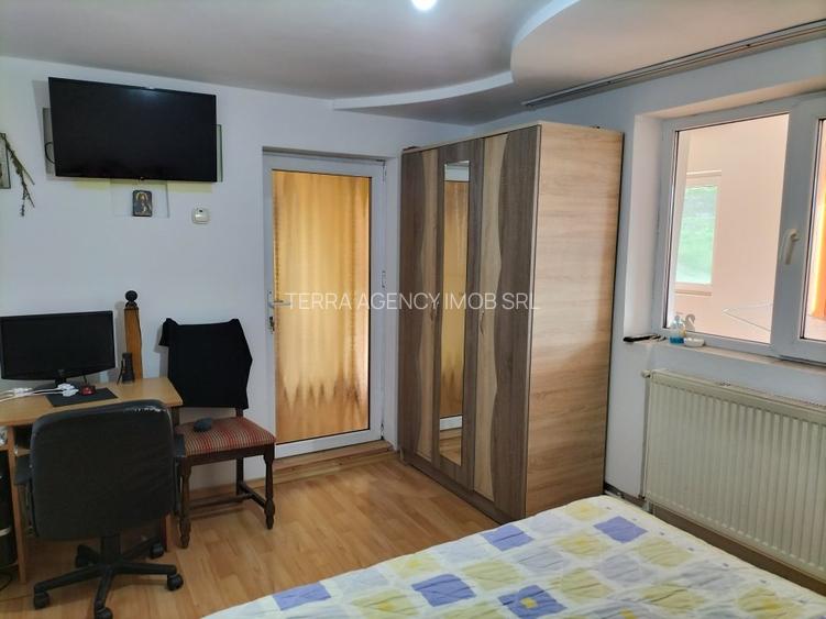 V&acirc;nd / schimb casă P + 1 și 1000 mp teren &icirc;n localitatea St&acirc;lpeni. - 9