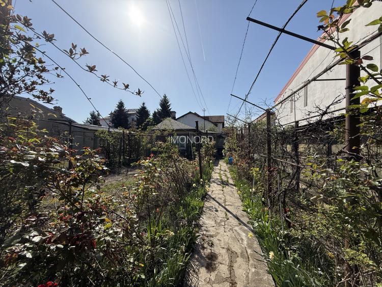 Casa demolabila langa Lacul Grivita  si Metrou Bazilescu - 3