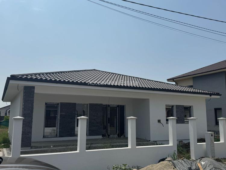 CASA LA SOL CUMPANA | TOATE UTILITATILE | 3 DORMITOARE |CURTE GENEROASA - 2