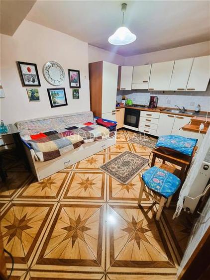 Apartament 4 camere in casa, zona Patria, Central, cu acces auto in curte - 2