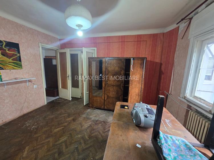 Corneliu Coposu, 10 minute metrou Unirii, chiar la biserica Sfantul Mina - 7