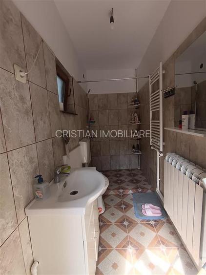 Casa Chercea, doua corpuri cladire, 3 camere, suprafata 256 mp - 13