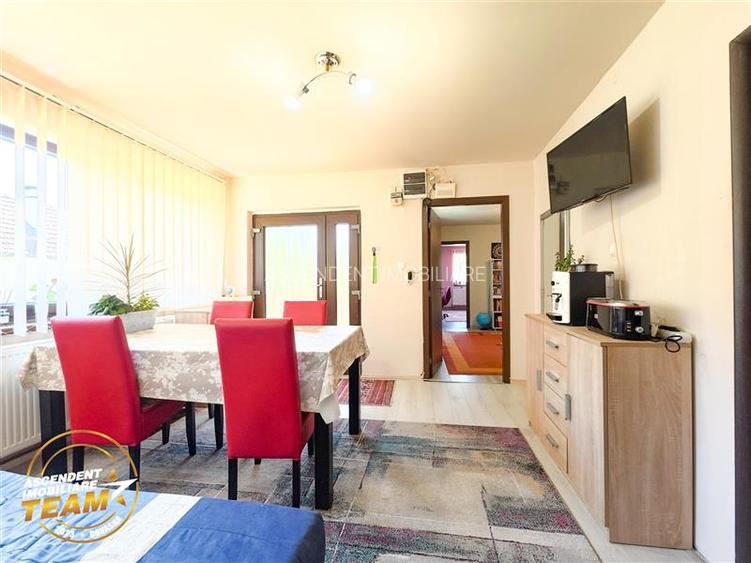Vrei sa auzi ciripitul pasarilor,sa fii langa izvoarele termale:Casa modern util - 3