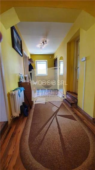 Casa individuala cu 3 camere 2 bai si 554 mp teren in Selimbar - 3