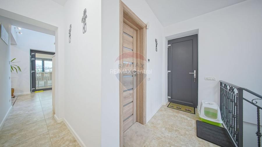 Casă premium cu 270 mp utili, 7 camere ,curte generoasă în Bartolomeu - 25