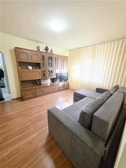 Vind apartament doua camere semidecomandat Brasov - 2
