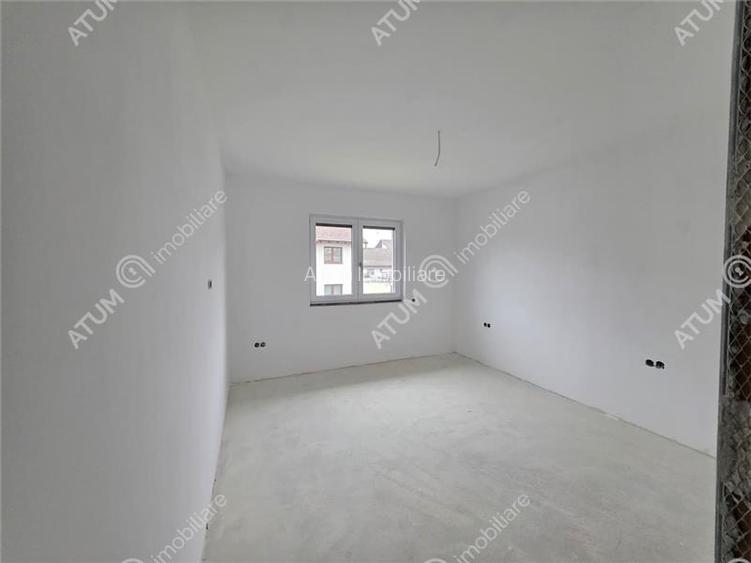 Casa individuala cu 4 camere si curte libera de 330 mp in Selimbar - 12