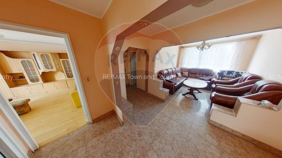 Apartament cu 4 camere de vânzare în zona Vest - 6