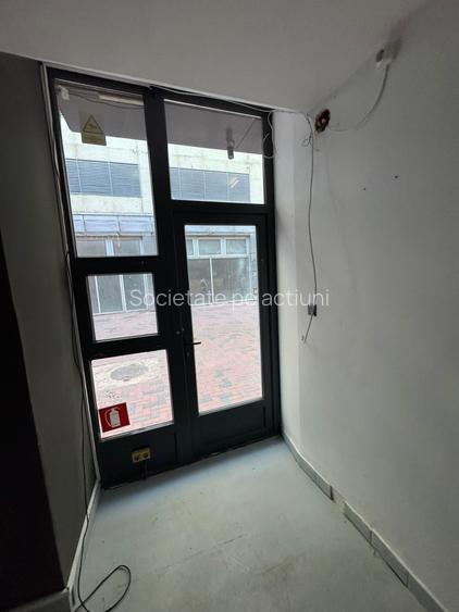 Spatiu Comercial de inchiriat pe Bd. Corneliu Coposu nr. 2, Pret Negociabil - 5