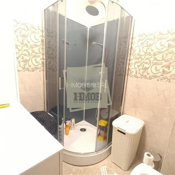 Casa cu 3 camere 3 balcoane si parcare privata in Selimbar - 11