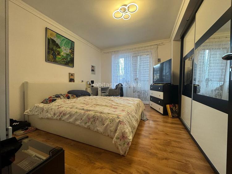 Apartament 3 camere, 70 mp cu parcare, et3, Str Florilor - Floresti - 13