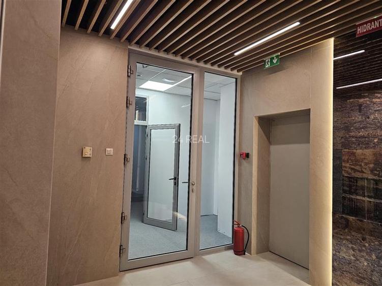 Spatii de inchiriat - River Plaza - Corp B de la 127 mp - 16