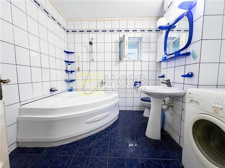 Apartament spațios de 2 camere, de închiriat – zona centrală, Str. 9 M