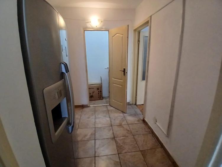 Apartament cu 2 camere decomandat in Podu Ros de inchiriat!