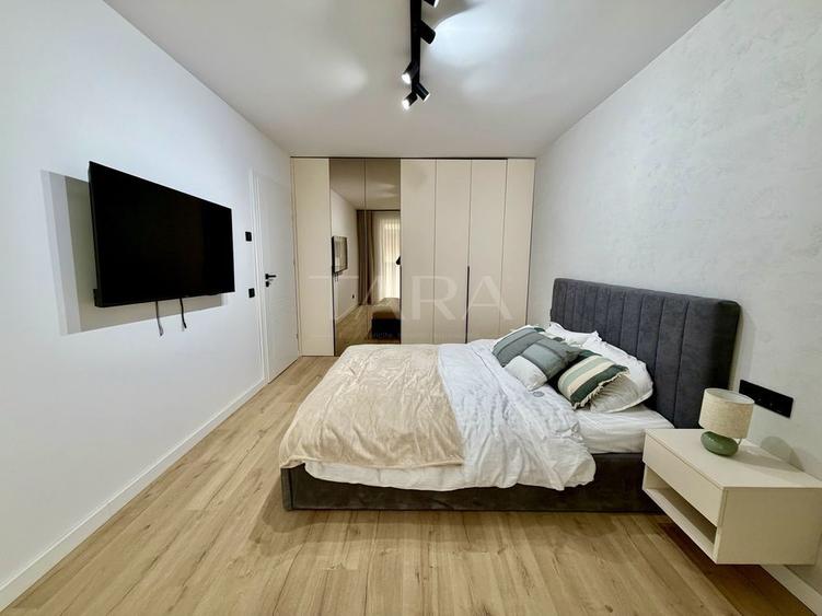 Apartament modern, finisat premium, balcon mare, mobilat complet.