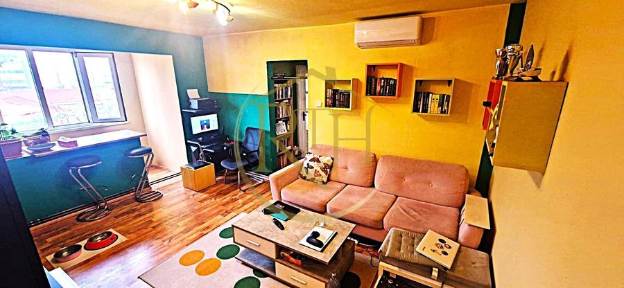 Vand apartament cu 4 camere in zona spitalul judetean,comision ,,0''
