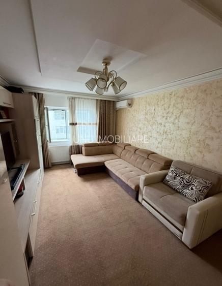 3 Camere Decomandat 66mp mobilat zona Nicolina - 2