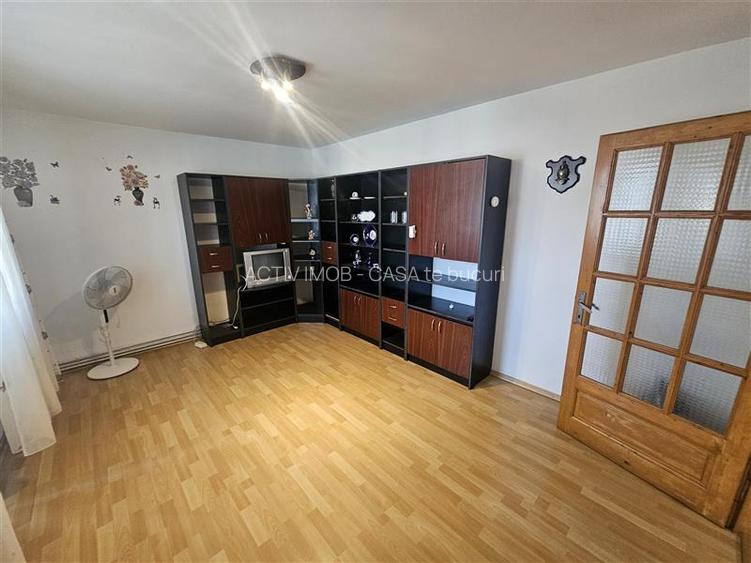 Resita, 3 Cam. Dec., Mobilat+Utilat, Micro 2 - 15