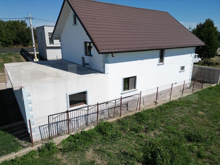 Casa cu 5 camere + garaj , situata in Valea Ursului - 2