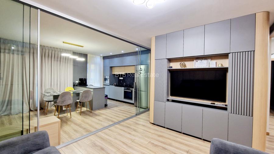 Vanzare Apartament 4 camere 135 MP  Complex Hercesa  Bld. Basarabia  - 4