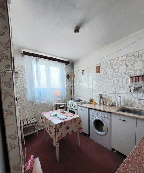 Apartament 2 camere decomandat etaj 3/4 metrou Romancierilor - 3