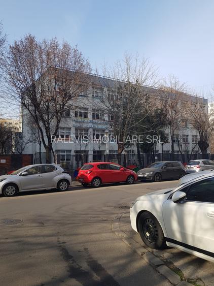 Inchiriere apartament 3 camere, metrou Bucur Obor, curat, etaj 2, 600 euro - 18