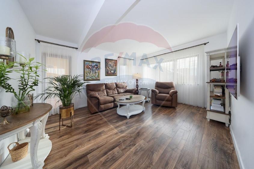 Apartament nou, curte complet mobilat - 3
