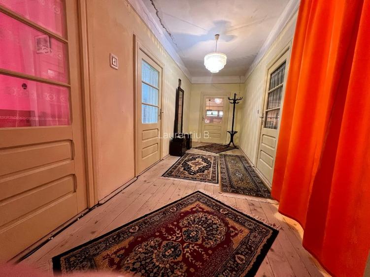 Ocazie! Proprietar vând casă cu 7 camere în Diculești, teren 2267 mp - 9