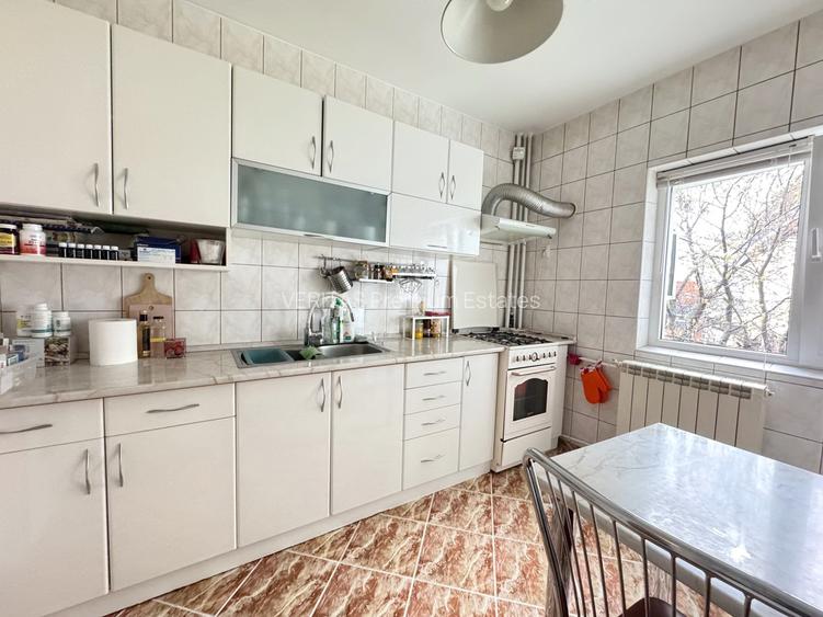 Vanzare apartament 3 camere mall Vitan Foisorului, posibilitate centrala, hol H - 4