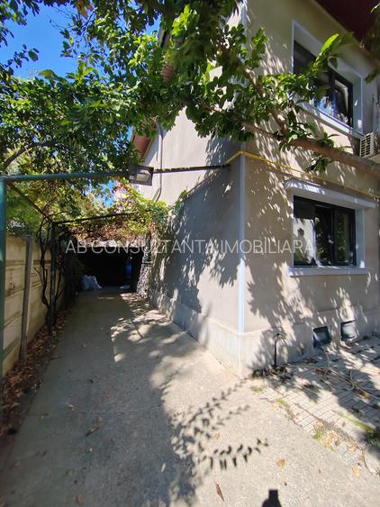 Zona Bd. Lacul Tei vila 7 camere disponibila pentru inchiriere. - 2