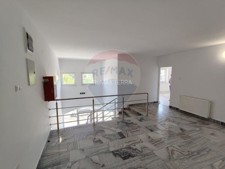 DE ÎNCHIRIAT – Spațiu comercial generos P+2 în zonă Centrală - 7