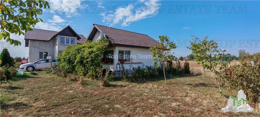 Ferma 3,3ha, din care 2,5ha intravilan, vila 7 camere, D+P+E+M, casa pentru munc - 2