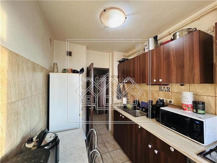 Apartament de vanzare in Sibiu - 3 camere, balcon si pivnita - - 14