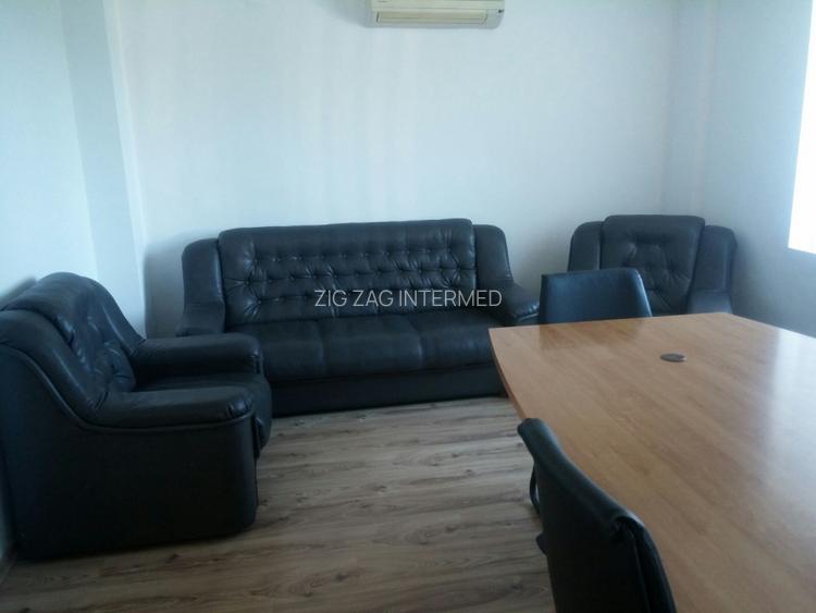 Capitol - Sala Sporturilor, spatiu birou 88 mp. + terasa 15 mp. - 15