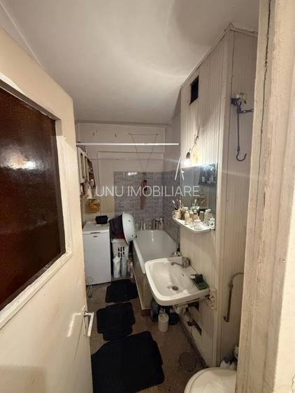 3 camere decomandat - etaj 1 - 80 mp - 2 bai- 124000 euro - 2