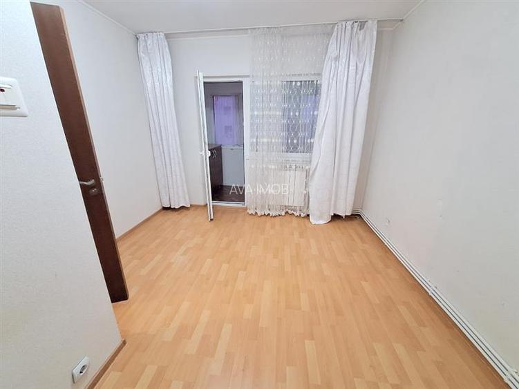 Apartament 2 camere decomandat zona Narcisa - 4