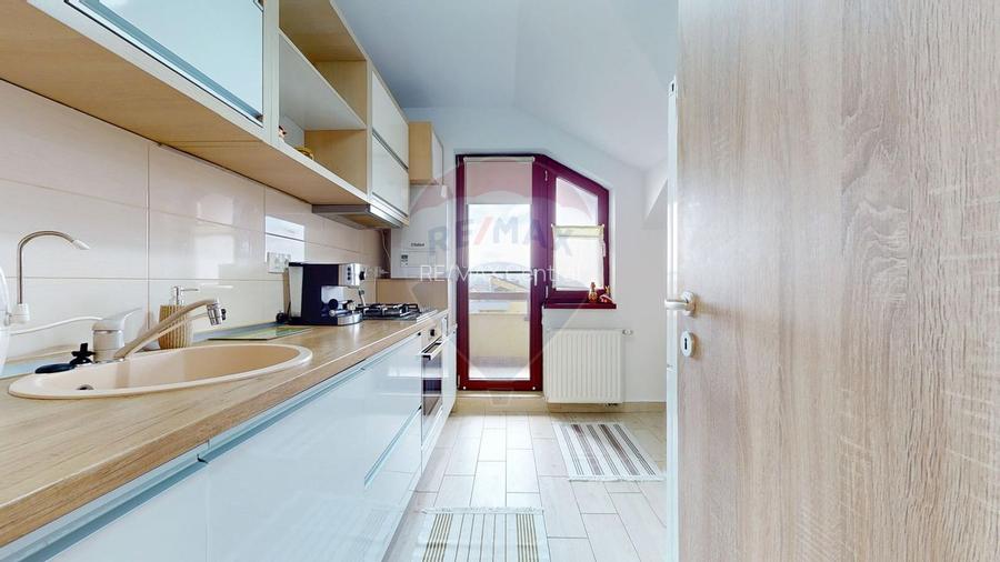 Apartament cu 2 camere de închiriat în zona Tractorul - 13