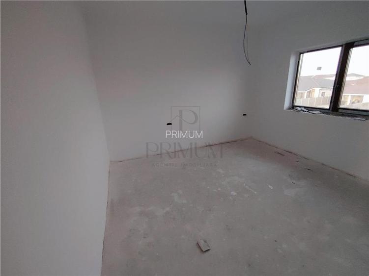 Duplex spatios - asfalt in lucru - toate utilitatile - 5