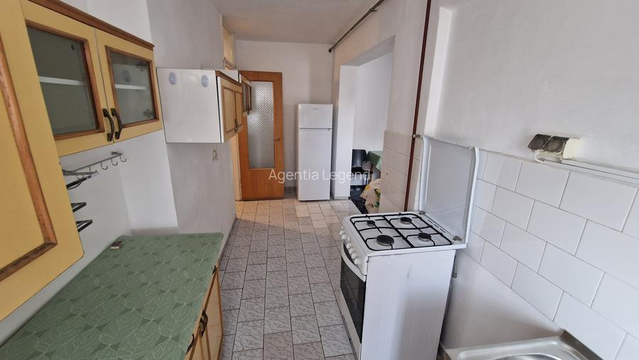 Garsoniera spatioasa zona 13 Decembrie - 8