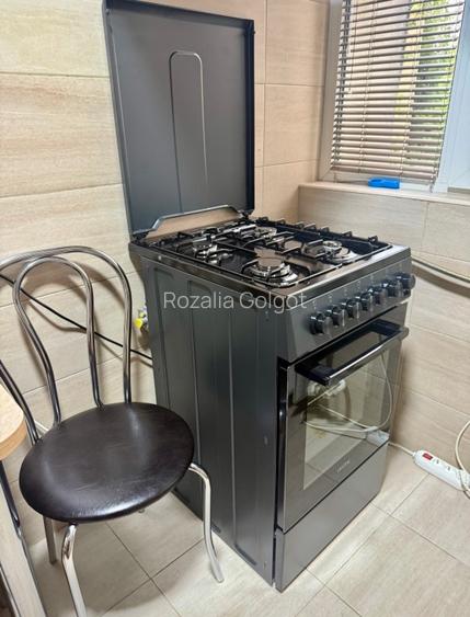 Inchiriez Apartament Renovat 3 Camere Pajura, sect. 1 - 13