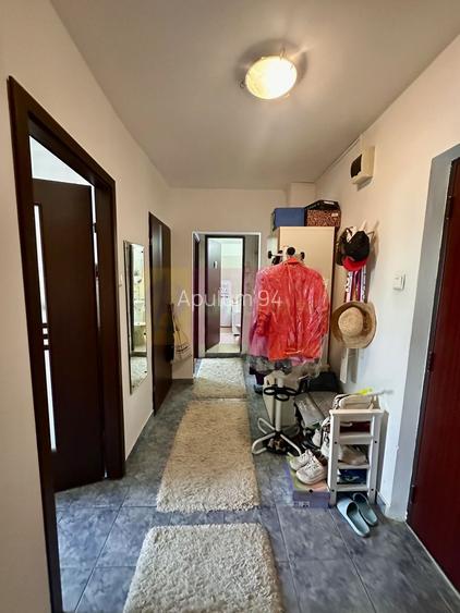 2 camere de vanzare Sebastian - Novaci - 8