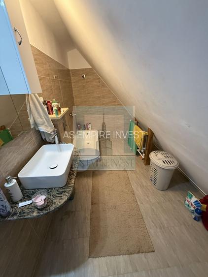 Casa 10 camere, 5 bai, 380 mp teren - zona Astra - 15