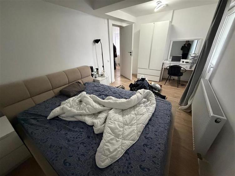 Vanzare apartament 5 camere Obor, boxa, loc parcare, centrala proprie, fara risc