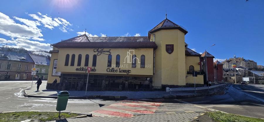 Se vinde clădirea Aristocrat, în centrul orașului Sighisoara