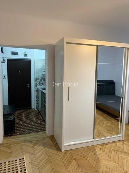 Garsoniera ultracentral piata romana- Ase - 5